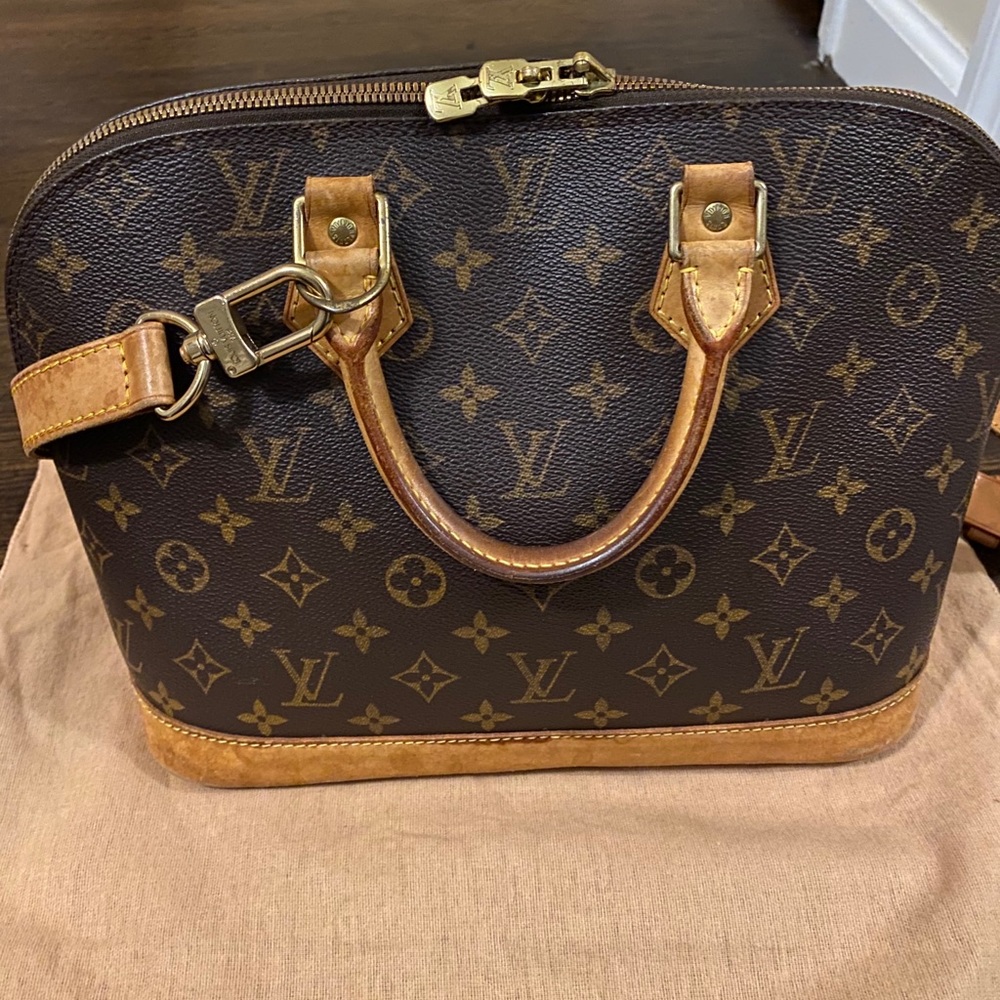 Alma PM- Authentic Louis Vuitton bag